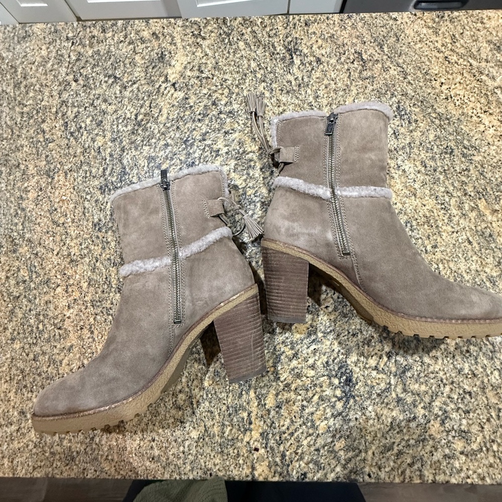 Women's Frye Jen shearling Suede Ankle Boots with Faux Fur Trim - Picture 2 of 11